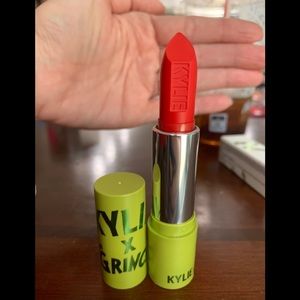 Kylie cosmetics grinch collection lipstick